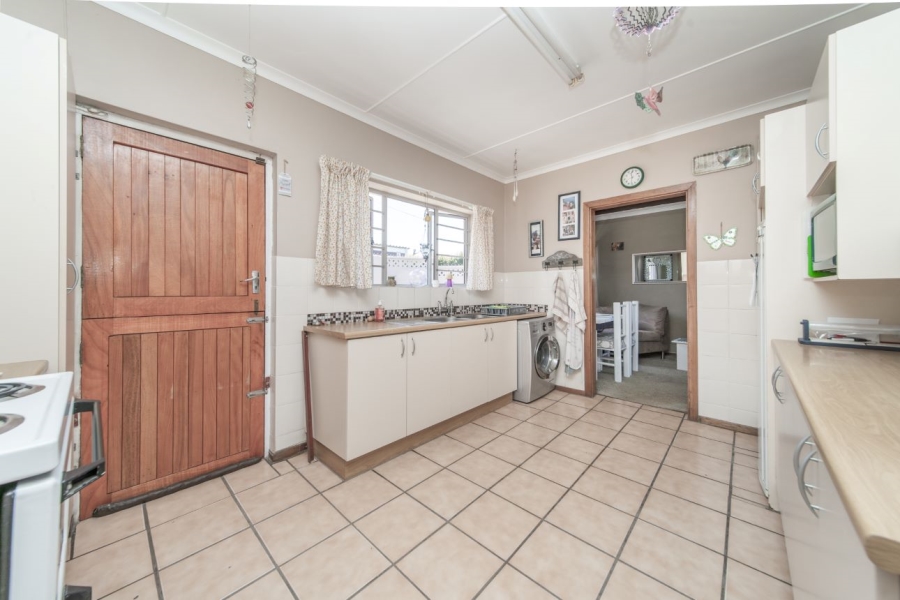 3 Bedroom Property for Sale in Sunnyridge Eastern Cape